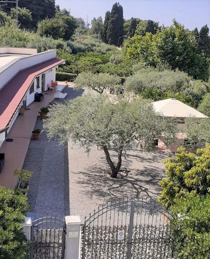 B&B Il Giardino Di Zefiro Gioiosa Marea Εξωτερικό φωτογραφία