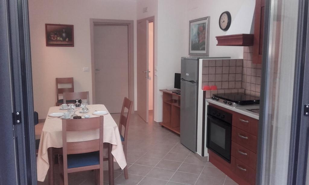 B&B Il Giardino Di Zefiro Gioiosa Marea Εξωτερικό φωτογραφία